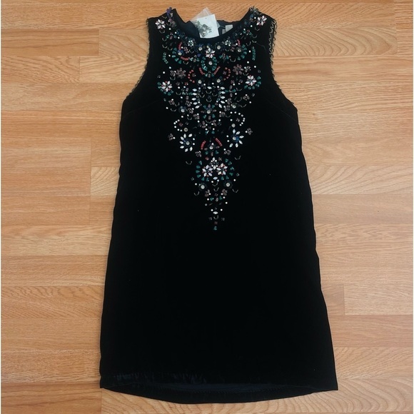 URBAN OUTFITTERS NWT Ecoté Black Velvet Jeweled Beaded OpenBack Mini Shift Dress - Picture 3 of 11